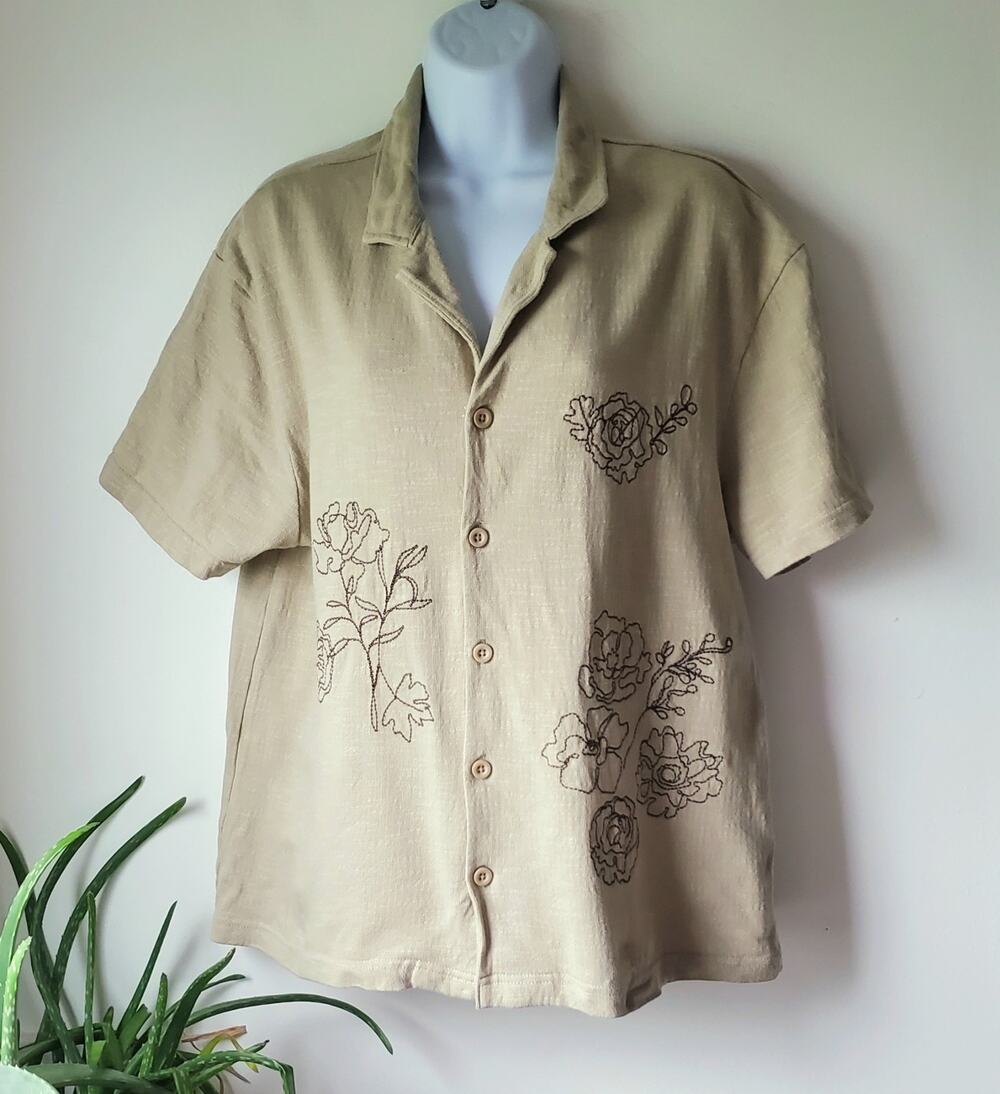 Rustic Souls Womens Tan Floral Short Sleeve Button Down Shirt Size M Boho Earthy